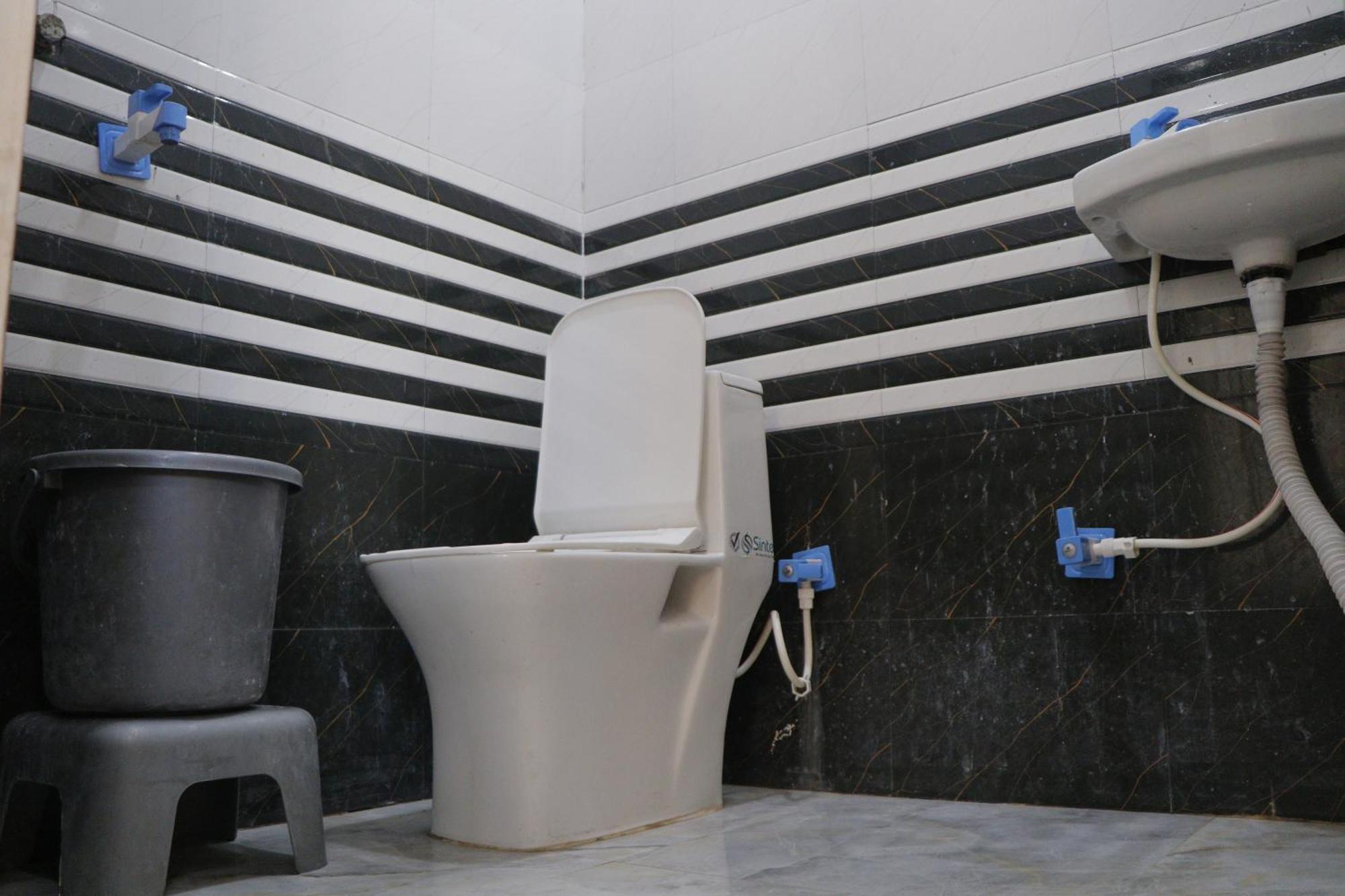 Dolphin Guest House Mathura Bagian luar foto